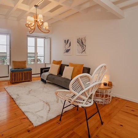 Stylish Getaway In A Mezzanine Flat By The Castle Apartment Lisbon Exterior photo