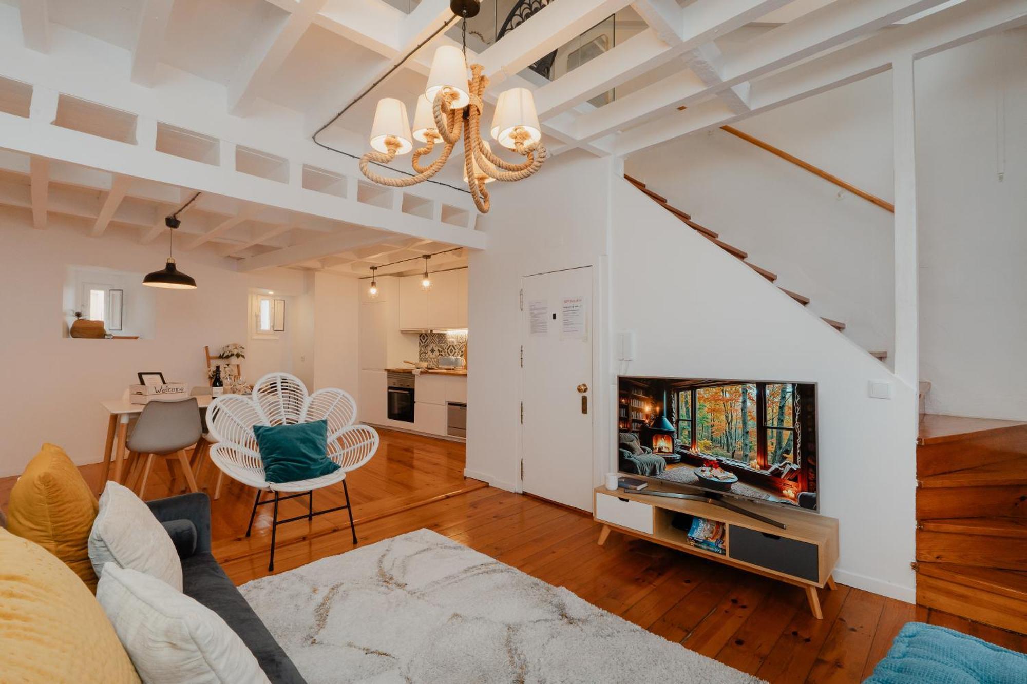 Stylish Getaway In A Mezzanine Flat By The Castle Apartment Lisbon Exterior photo
