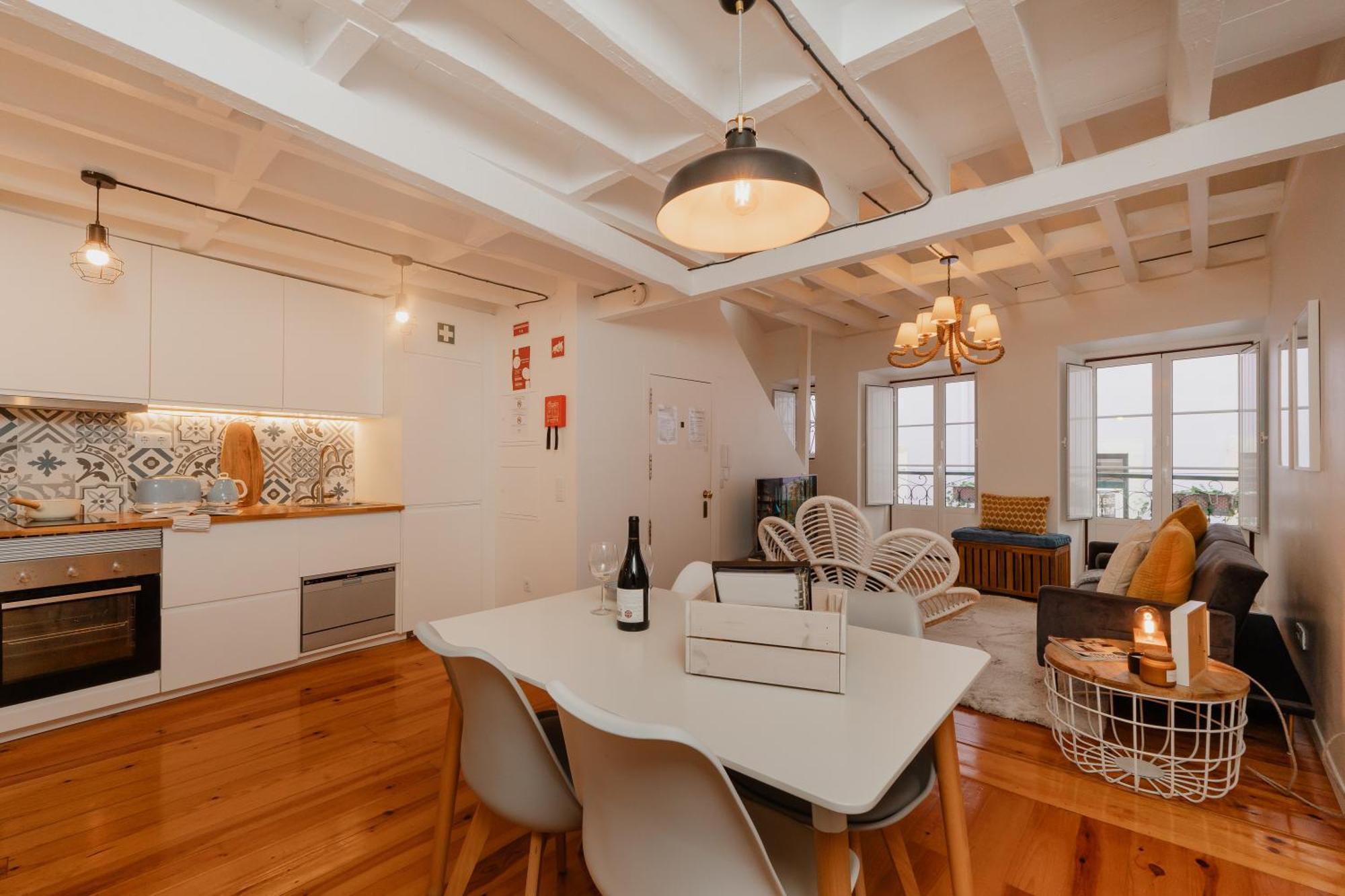 Stylish Getaway In A Mezzanine Flat By The Castle Apartment Lisbon Exterior photo