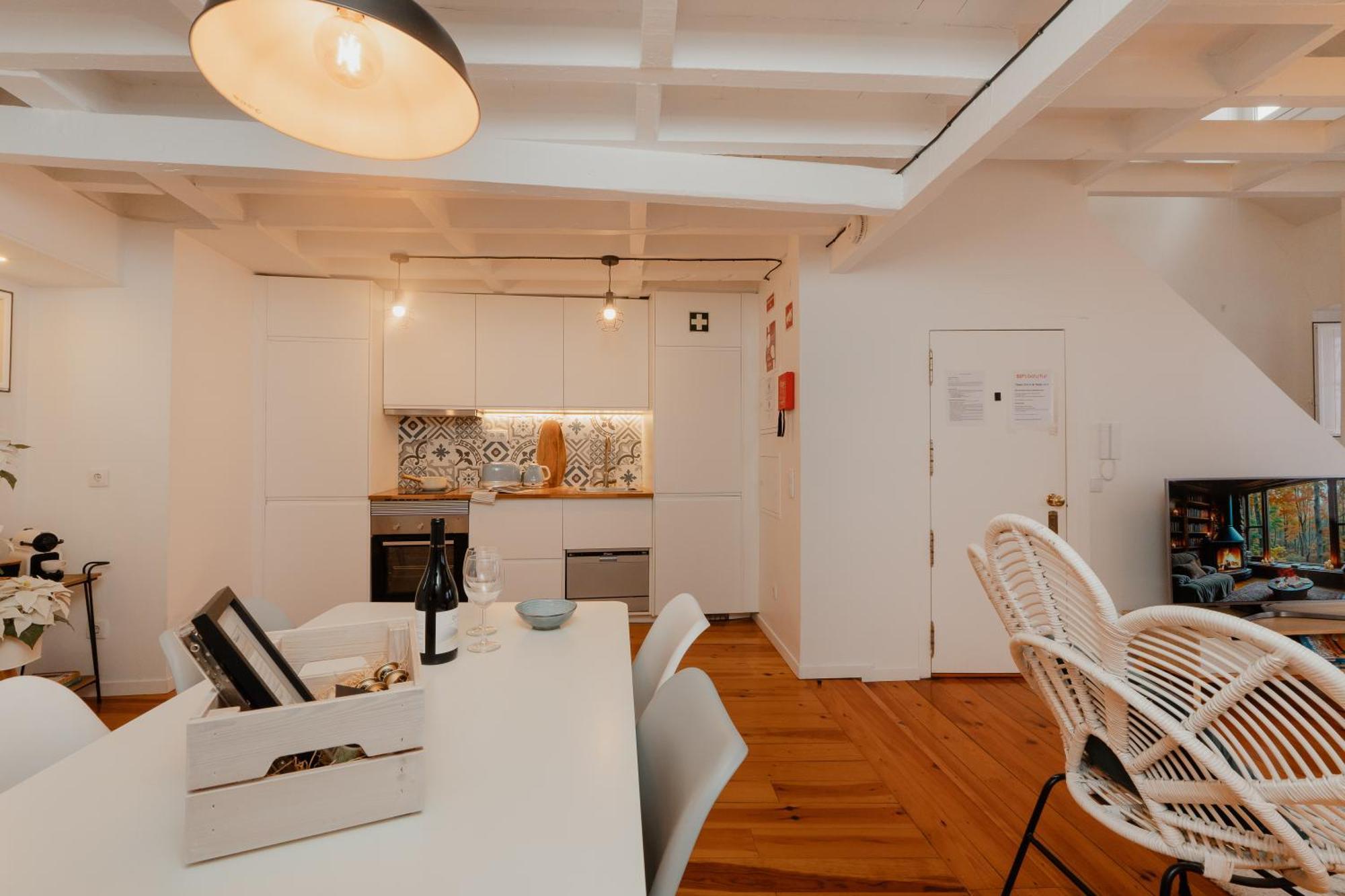 Stylish Getaway In A Mezzanine Flat By The Castle Apartment Lisbon Exterior photo