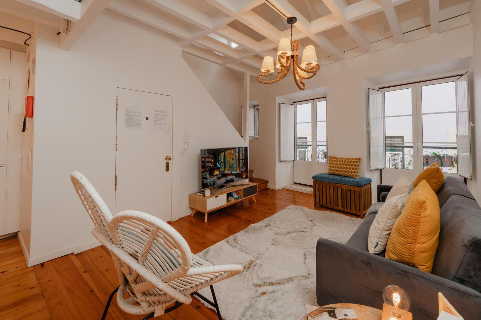 Stylish Getaway In A Mezzanine Flat By The Castle Apartment Lisbon Exterior photo