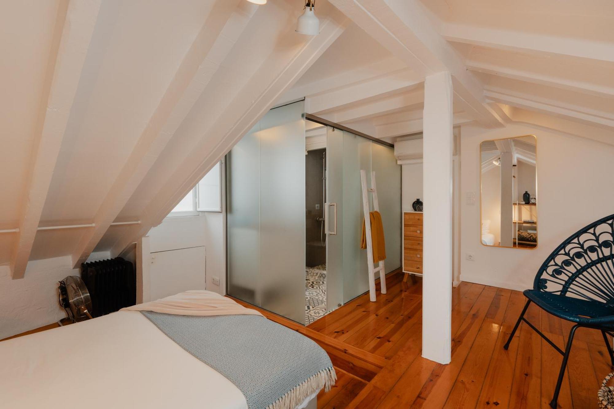 Stylish Getaway In A Mezzanine Flat By The Castle Apartment Lisbon Exterior photo