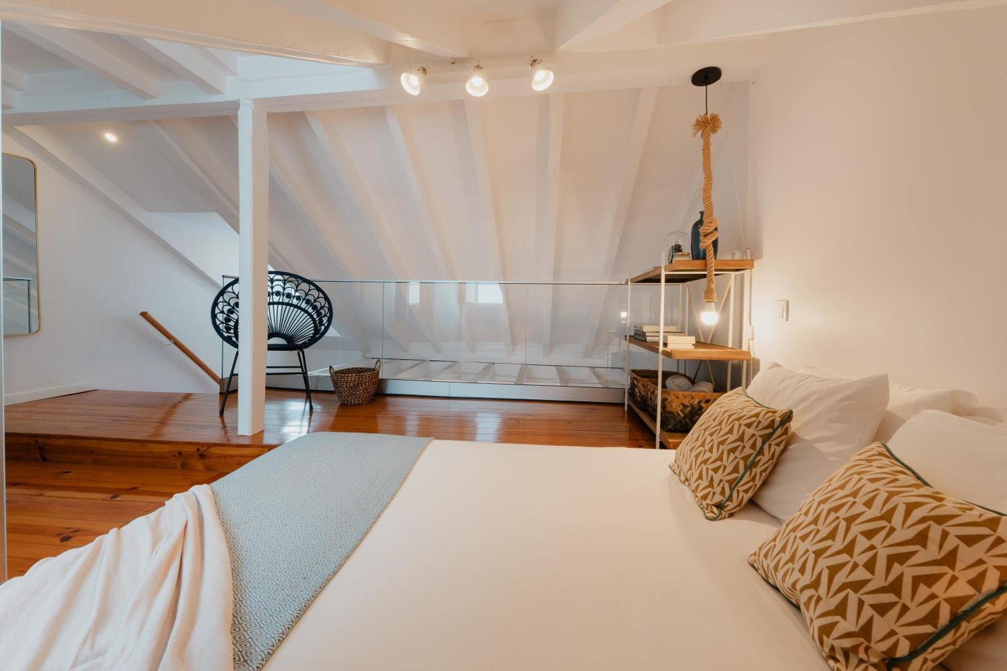 Stylish Getaway In A Mezzanine Flat By The Castle Apartment Lisbon Exterior photo