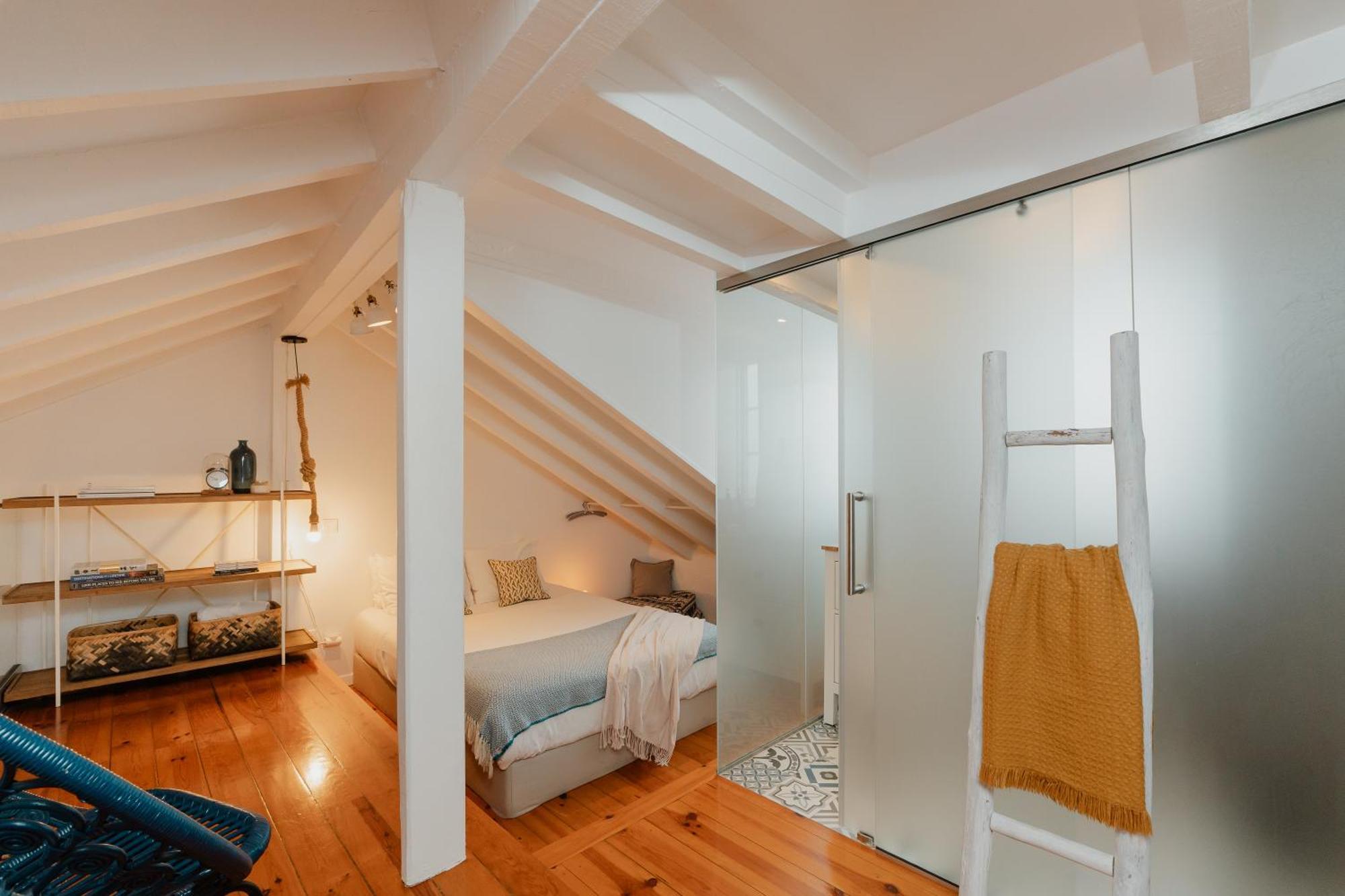 Stylish Getaway In A Mezzanine Flat By The Castle Apartment Lisbon Exterior photo